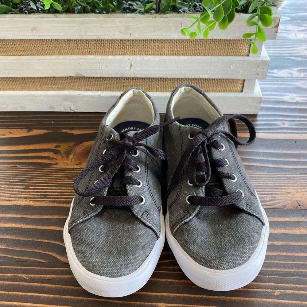 Boys gray Sperry sneaker
